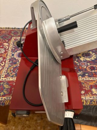 Affettatrice professionale rossa