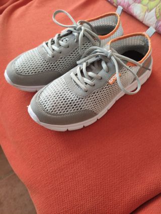 Zapatillas deportivas verano grises y naranjas