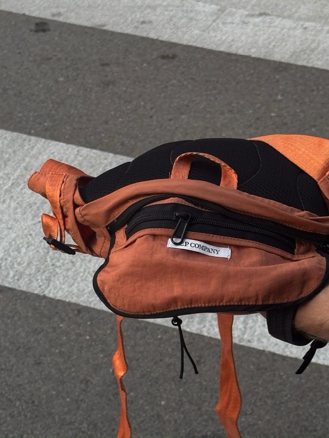 “UNICO” Riñonera C.P. Company color melocoton