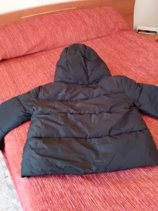 Cazadora acolchada Stradivarius negra