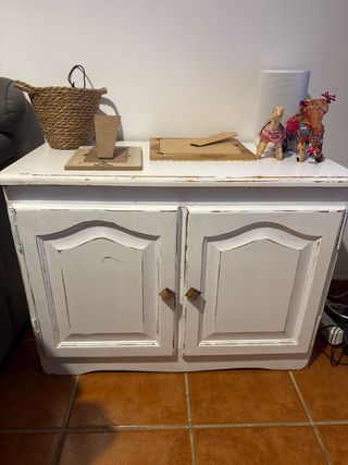 Mueble de salón de madera de pino