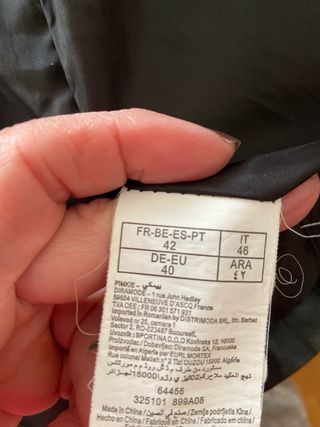 Cazadora efecto piel negra chica