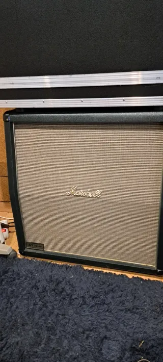 Marshall JVM410h + Pantalla + Flight Case