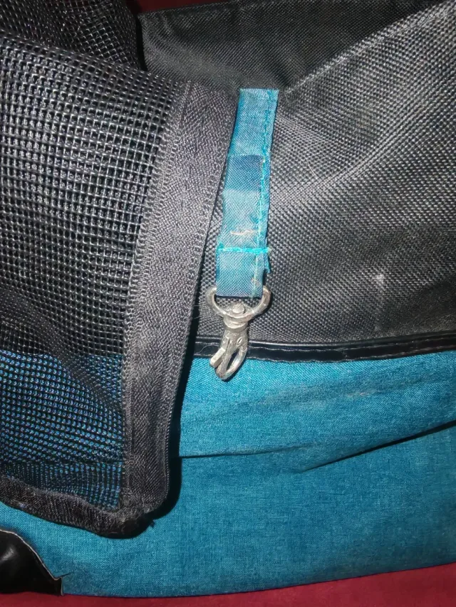 Bolso bandolera azul y negro para mascotas