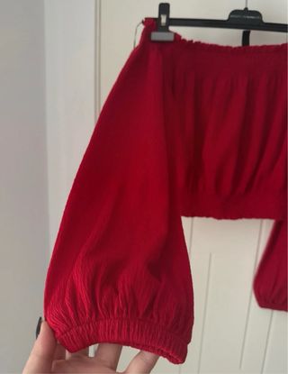 Crop top rojo manga larga