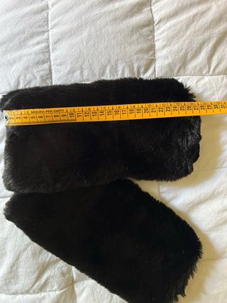 Manicotti neri pelliccia ecologica