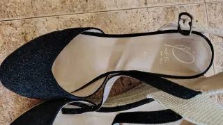 Sandalias cuña beige y negro en perfecto estado