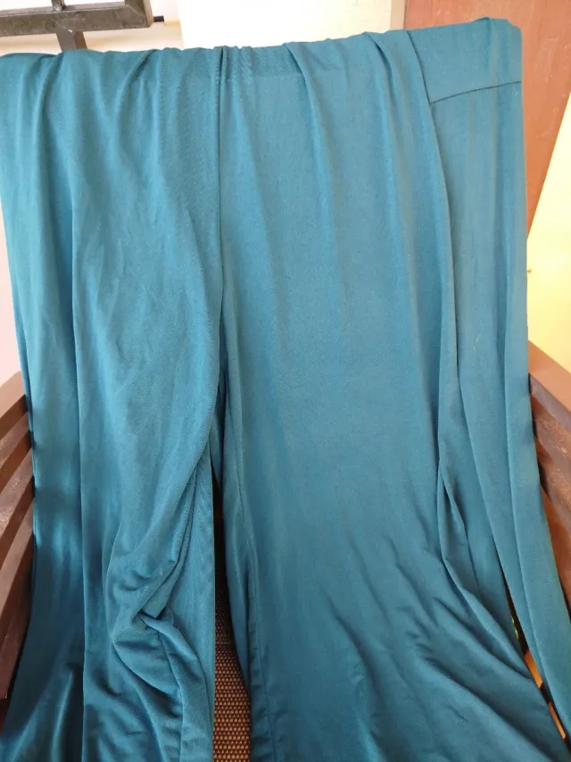 Mono multiposiciones verde esmeralda