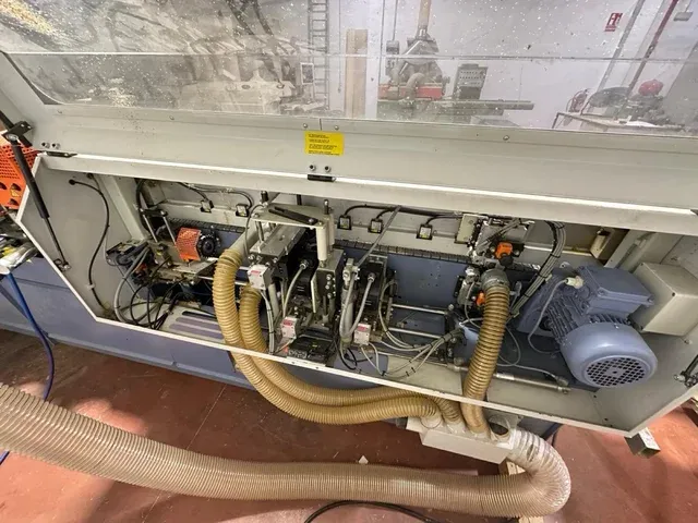 Canteadora HEBROCK 3003 DK-F con tupis de entrada