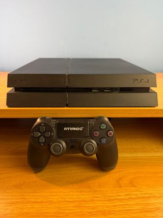 PS4 Nera con controller di terze parti