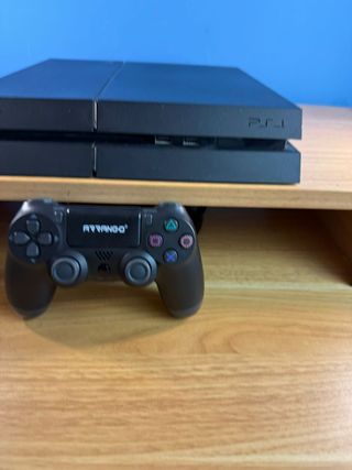 PS4 Nera con controller di terze parti