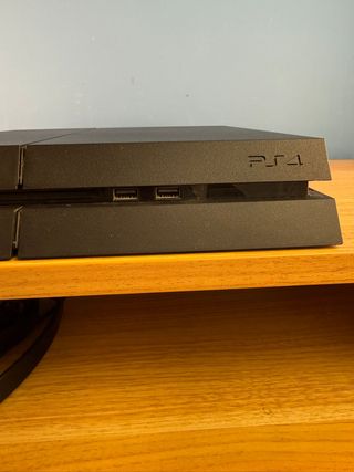 PS4 Nera con controller di terze parti