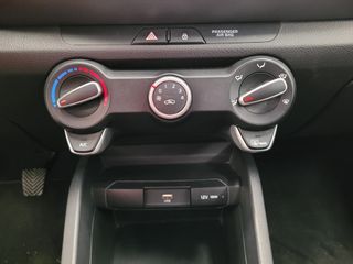 KIA Stonic 1.0 TGDi 100CV MHEV MT Concept