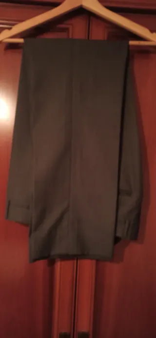 Traje de caballero gris azulado