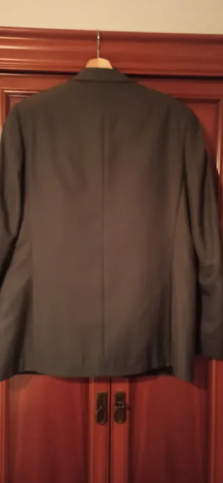 Traje de caballero gris azulado