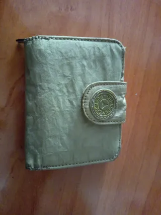 Cartera de tela verde oliva