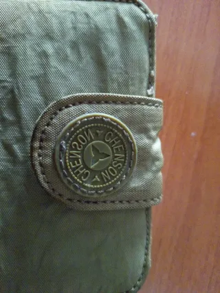 Cartera de tela verde oliva