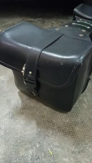 Alforjas custom cuero