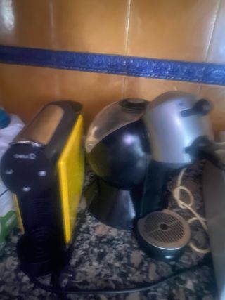 2 Cafeteras Dolce Gusto y Delta Q