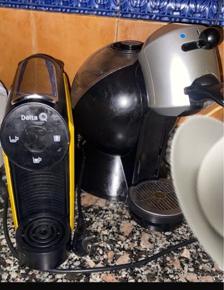 2 Cafeteras Dolce Gusto y Delta Q