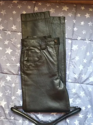 Pantalón de piel auténtica negro
