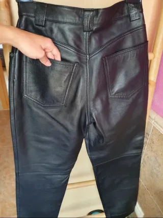 Pantalón de piel auténtica negro