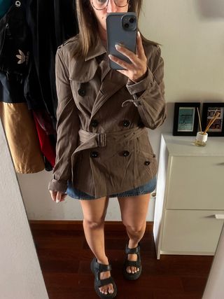 Gabardina Burberry Marrón Corta