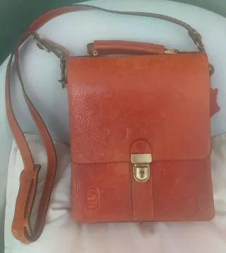 Bolso bandolera de piel marrón unisex