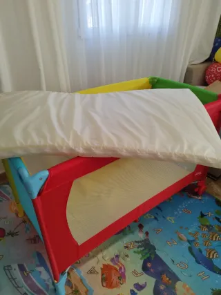 Cuna de viaje plegable