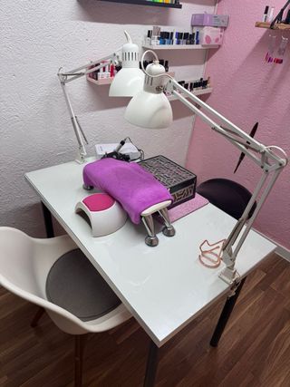 Conjunto Manicurista Mesa y Lámparas