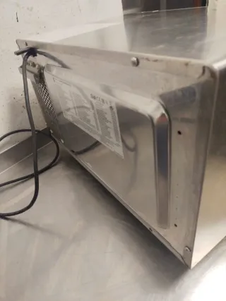 Horno Microondas Industrial 51x36x31 cm