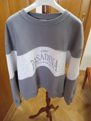 Sudadera Gris y Blanca Talla M
