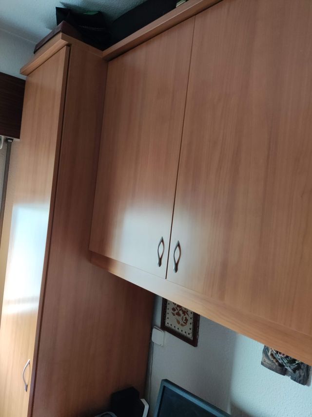 Mueble de dormitorio madera ÚLTIMO FIN DE SEMANA