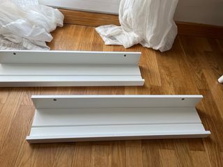 Estantes de pared blancos (madera)