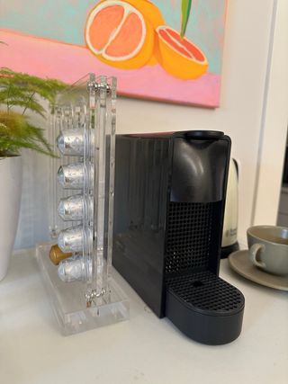 Cafetera Nespresso Essenza Mini