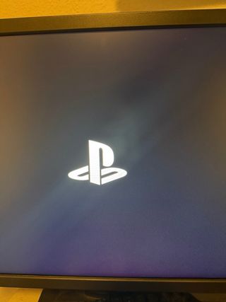 Playstation 4 con mando y juegos