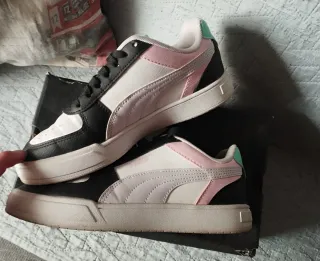 Zapatillas Puma Mujer Negras y Blancas