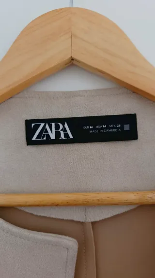 Chaqueta Zara de ante beige flecos