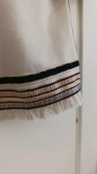 Chaqueta Zara de ante beige flecos