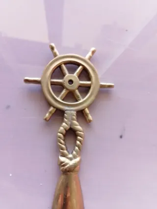 Calzador latón timón náutico