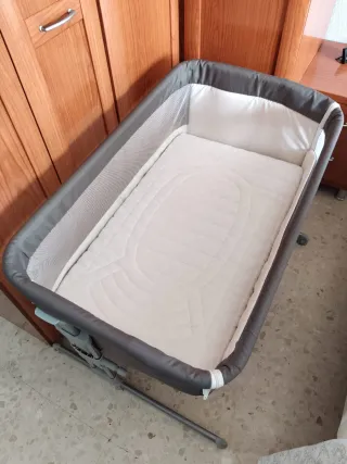 Cuna colecho BebeConfort + colchón lemur