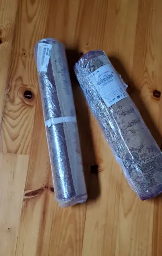 Alfombra de lana pie de cama. tengo 2