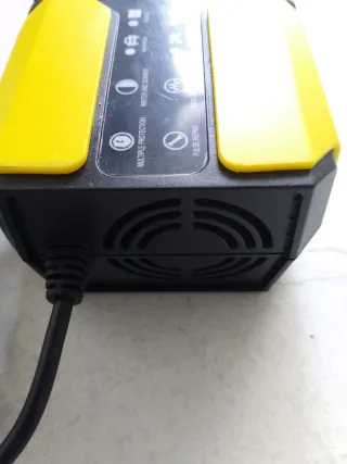 Cargador Batería Coche/Moto AGM/GEL