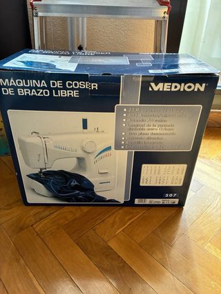 Máquina de coser Medion