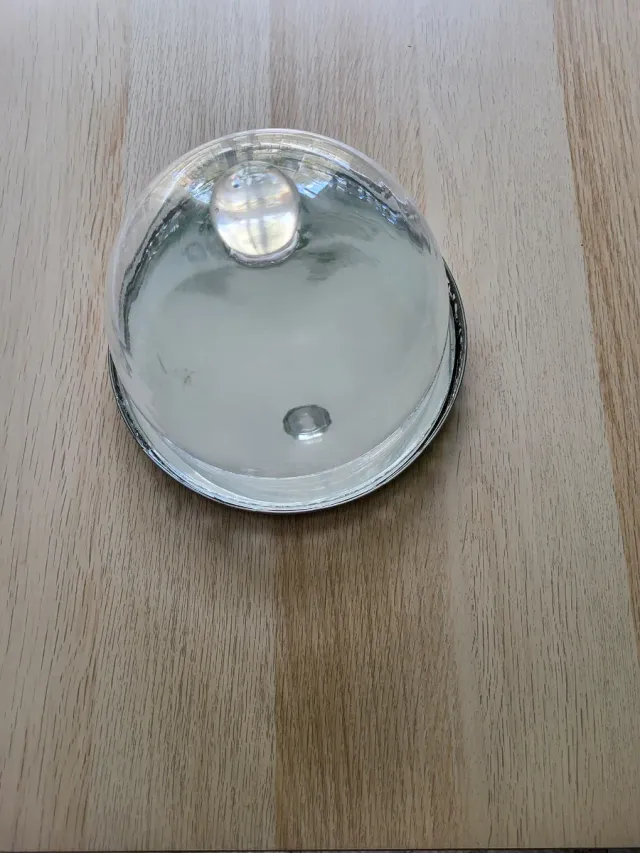 Campana de cristal con base plateada