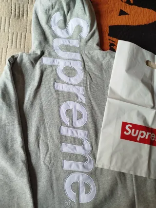 Sudadera Supreme Gris con Capucha