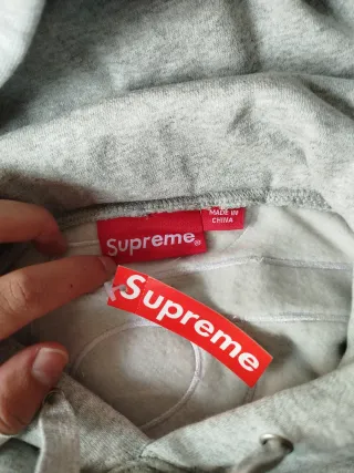 Sudadera Supreme Gris con Capucha