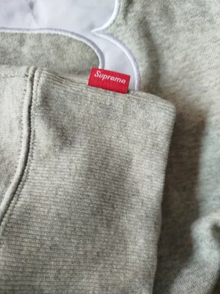 Sudadera Supreme Gris con Capucha