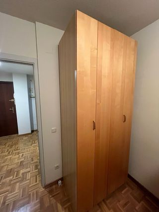 Armario de madera para habitación