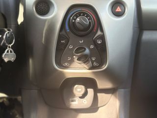 Toyota Aygo 1.0 70 x-play